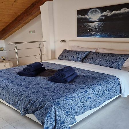 Casa Vacanze Mareluna Аджерола Екстер'єр фото