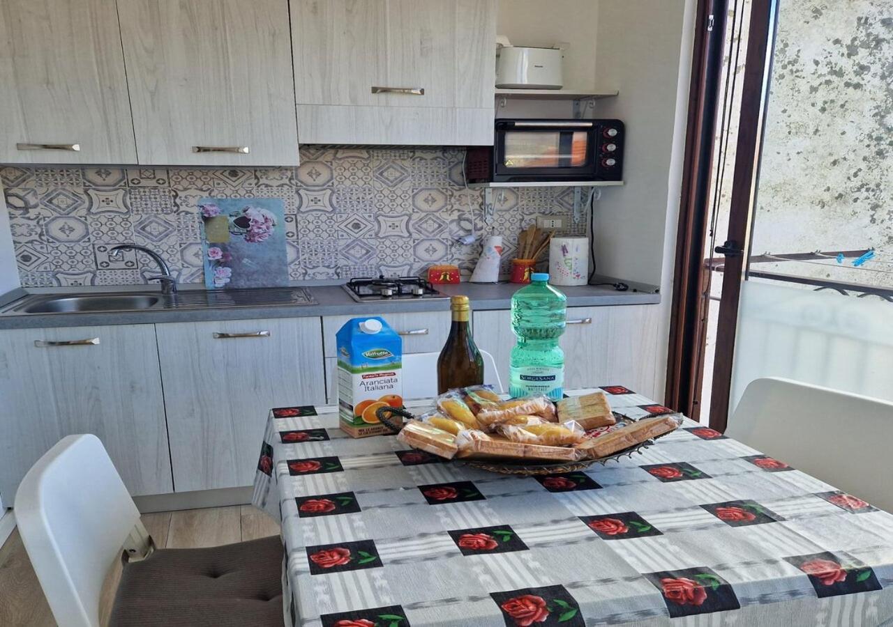 Casa Vacanze Mareluna Аджерола Екстер'єр фото