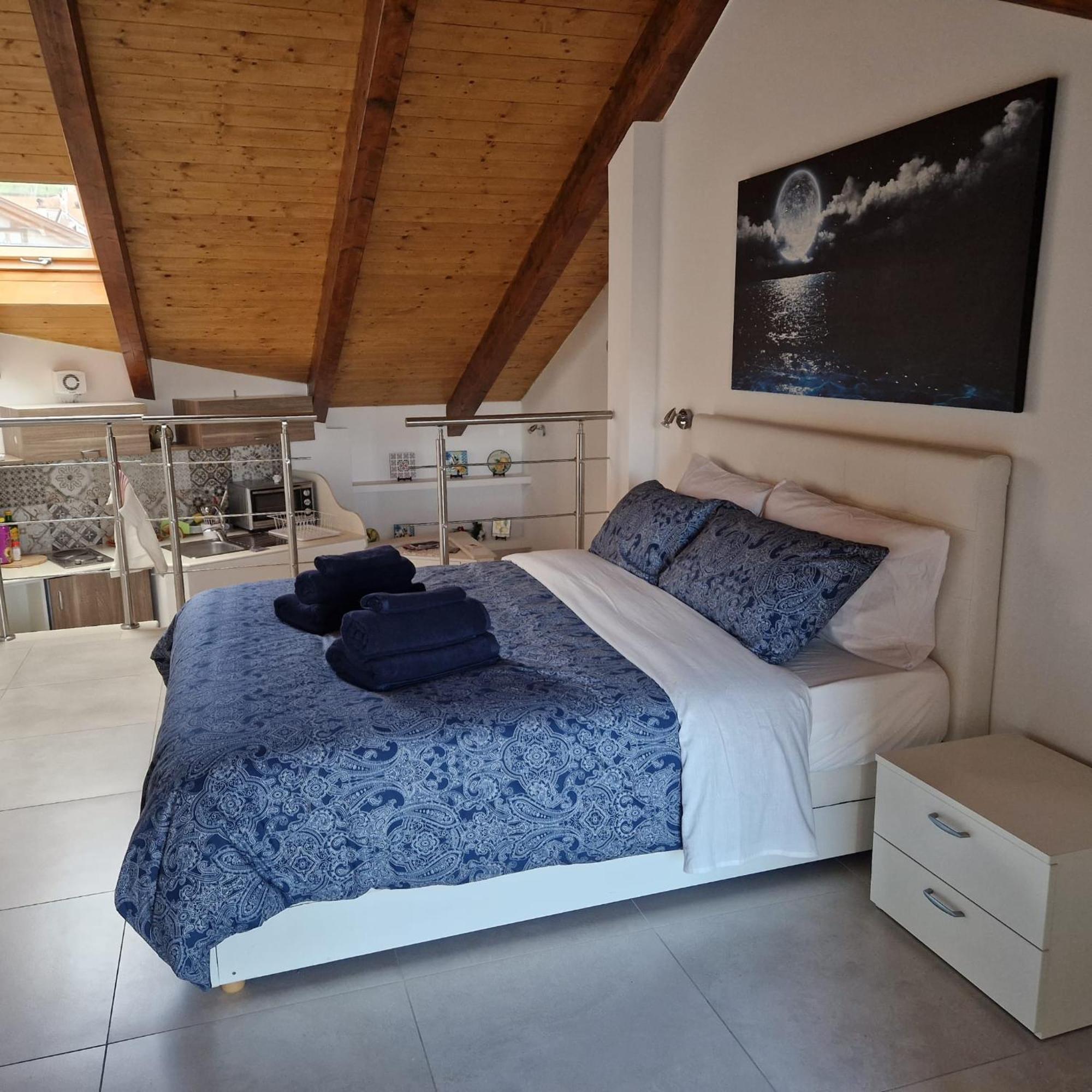 Casa Vacanze Mareluna Аджерола Екстер'єр фото